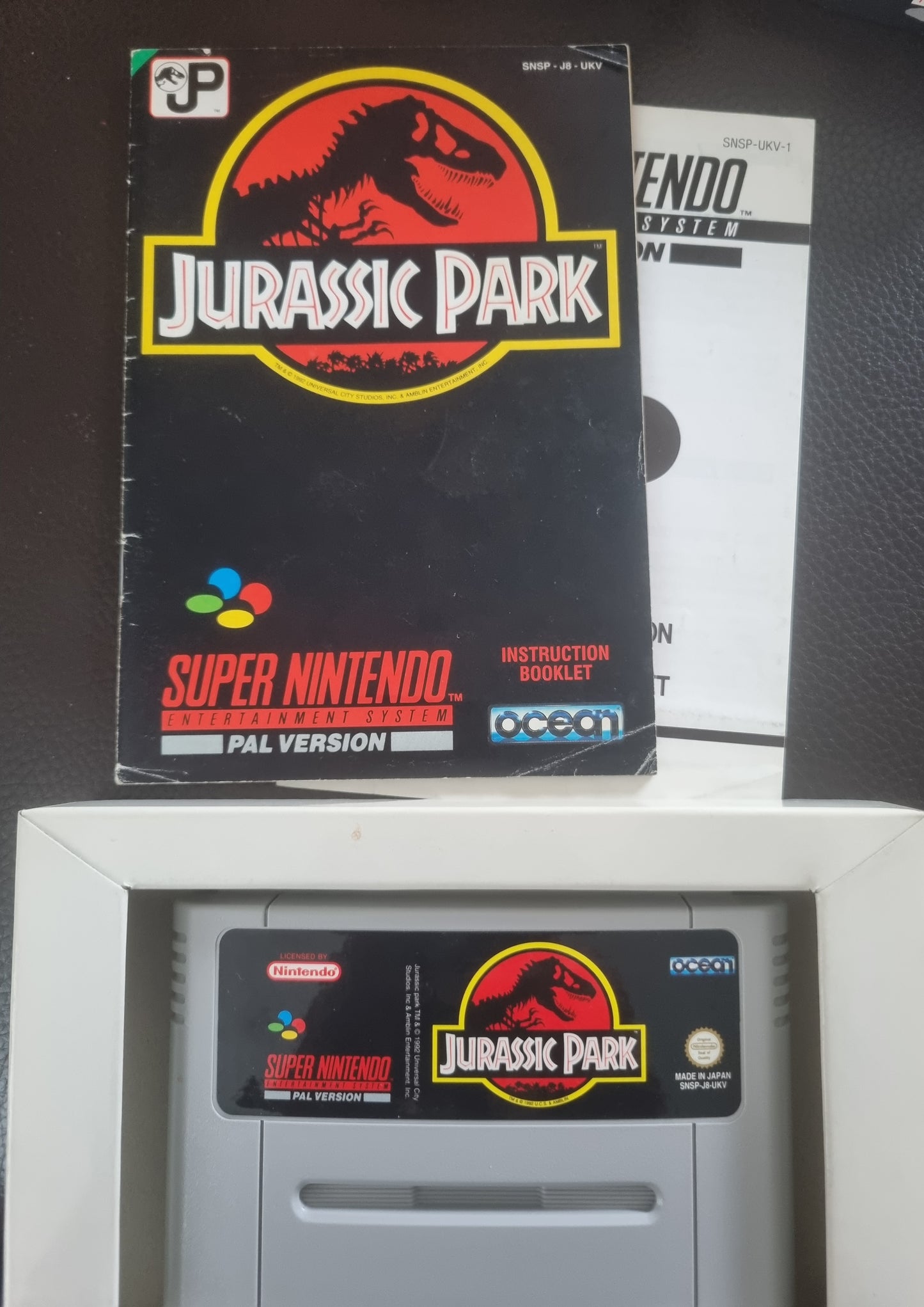 SNES Jurassic Park boxed with manual
