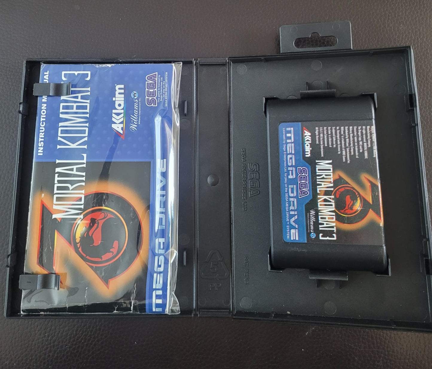 Sega Mega Drive Mortal Kombat 3 boxed with manual