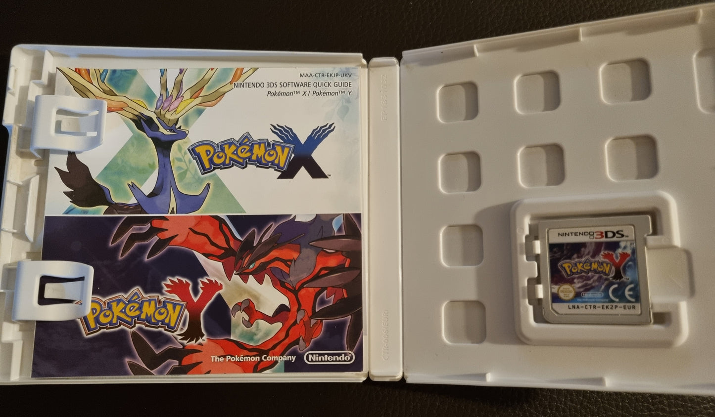 Nintendo 3DS Pokemon Y boxed with manual