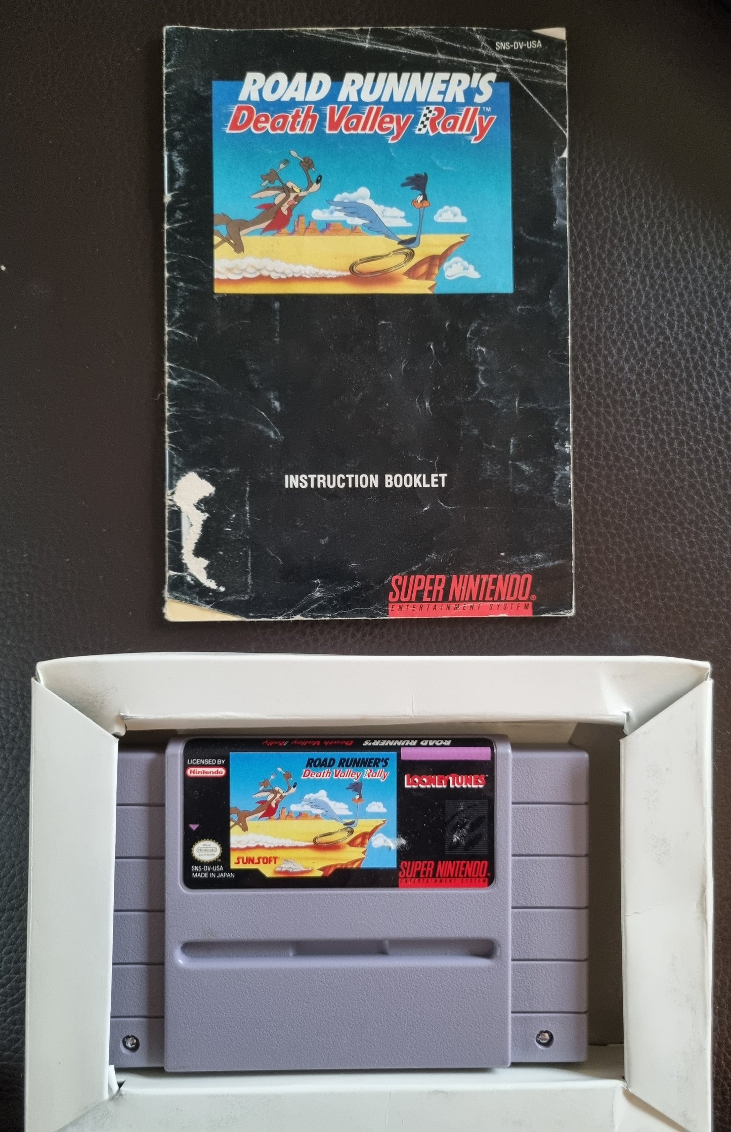 SNES Road Runner's Death Valley Rally boxed with manual NTSC